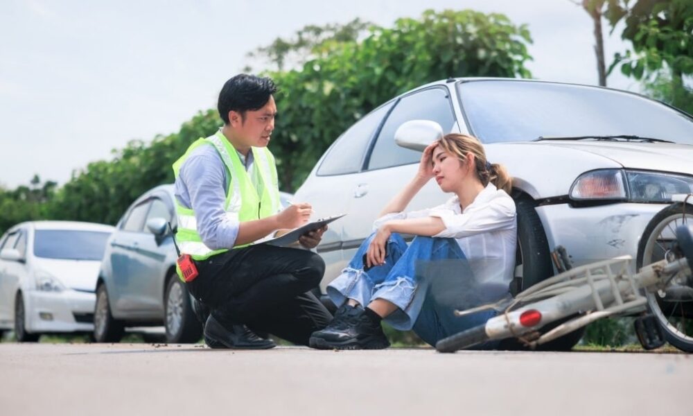 5 Things to Consider Before Hiring a Car Crash Lawyer